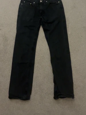 Acne jeans - Acne jeans i storlek W32 L32