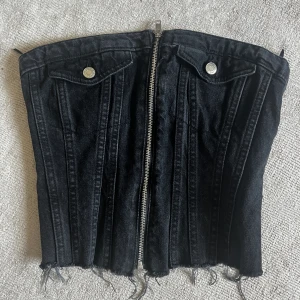 Jeanstopp - Superfin jeanstopp från Zara🩷🩷 Jättecool och snygg och passar till det mesta! Stl M men skulle säga att den passar S-M