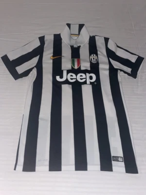 Juventus matchtröja  - Juventus tröja från säsongen 2014/15