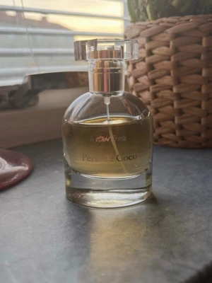  Perle de Coco -  Perle de Coco. Från and other stories. 50ml, se hur mycket som är kvar. 