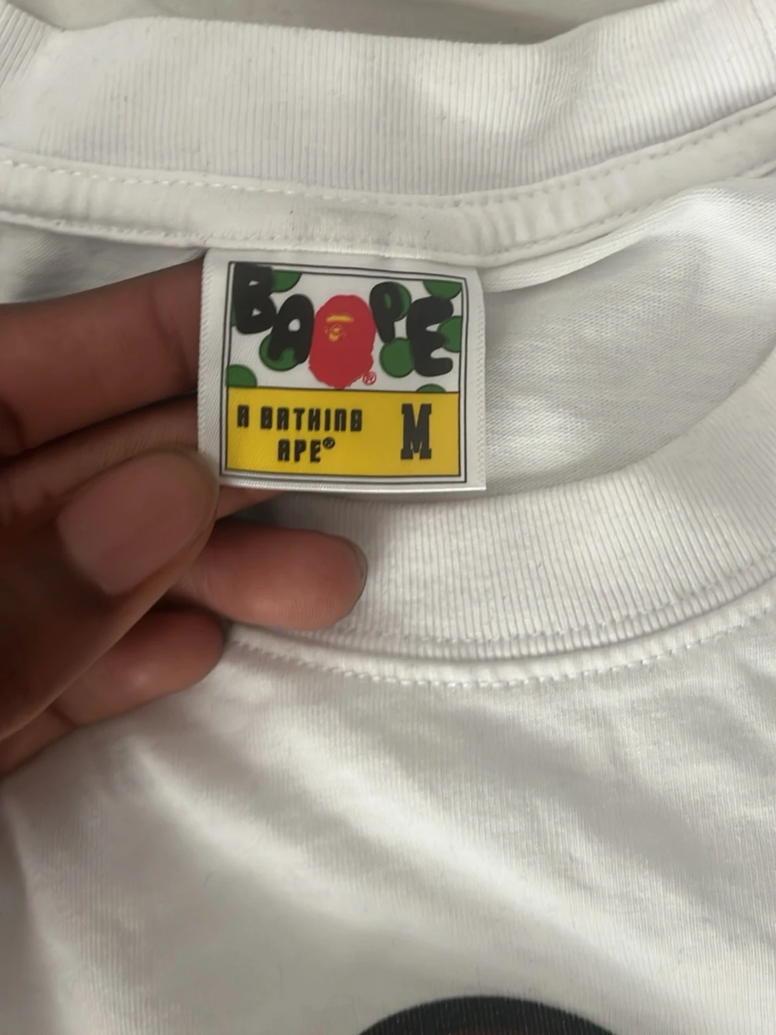 Vit BAPE t-shirt med rosa camomönster - 2