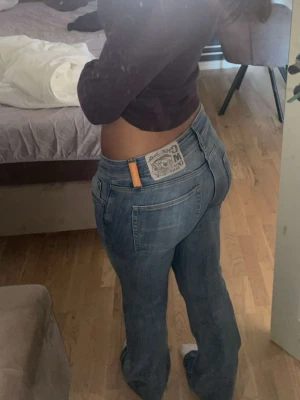 Bootcut jeans från weekday - Cheap monday jeans, lite slitna där nere då de är lite långa för mig, är 170