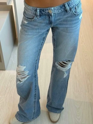 Gina loose jeans - Jeans från gina 14+ i mycket bra skick. Storlek S. Innerbenslängden är 84. Skriv för egna bilder.