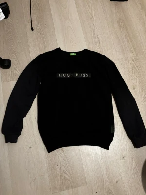 Svart sweatshirt  - Snygg svart sweatshirt 