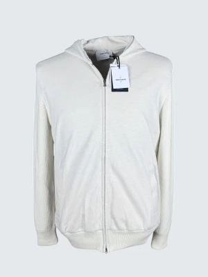 Gran Sasso Cardigan Jacka - Skick: 10/10, helt ny. | Ingår: Jacka och tags. | Nypris: +- 6000 SEK. | Givetvis äkta! Hör av er vid frågor. | Storleken är 50 och modellen är 183cm och väger 70 kg.