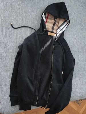 Burberry Zip hoodie  - Oanvänd med prislapp på. 