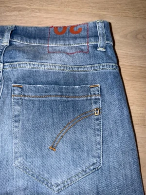 Blå dondup jeans  - Väldigt bra skick skriv vid funderingar
