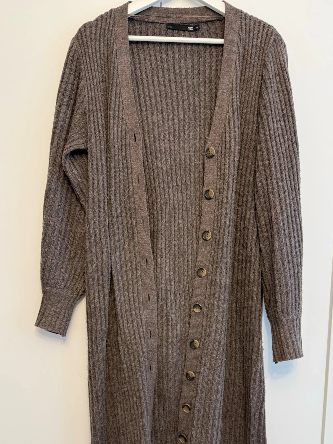 Lång ribbstickad cardigan 