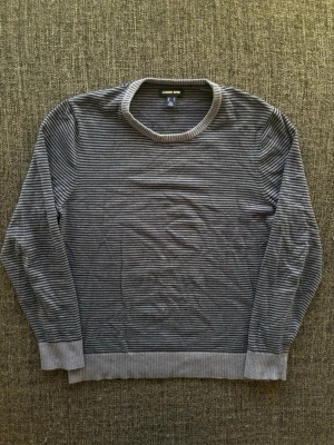 Lands’ end tröja ~ vintage  - Säljer nu denna sjukt snygga Lands’ End tröjan | st M ~ 175–185cm | passar perfekt nu till kyligare dagar! Modellen produceras inte längre och är därav väldigt sällsynt. Kan även gå ner lite i pris vid snabb affär🍁🫶