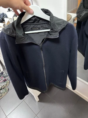 Massimo Dutti Cardigan  - Storlek M, skick 9/10. Postar samma dag!
