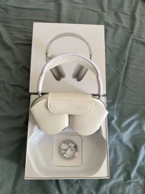 Apple AirPods Max - Bra hölurar med bra volym 