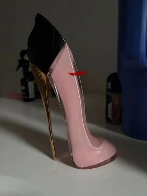 Good girl blush parfym  - Säljer min good girl blush parfym (80ml) jag köpte i år från cocopanda!!🤍🤍🤍mer än hälften kvar. Priset kan diskuteras 