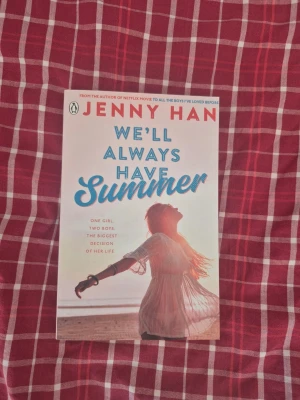 We'll always have summer - Säljer den tredje och sista boken i The summer I turned pretty-serien. Boken har en bruten rygg, som knappt syns. Säljer resten av serien på min sida.