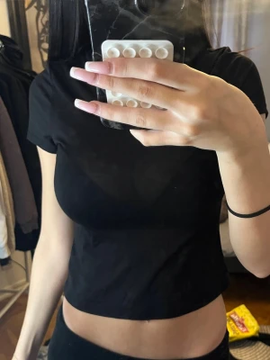 Svart basic t-shirt 