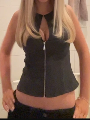 Fest topp  - Såå snygg topp från weekday