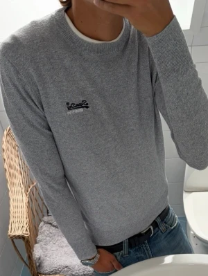 Superdry Kashmir Tröja - Superdry Stickad Kashmir Blend Tröja | Storlek: S | Passform: Slim Fit | Färg: Grå | Skick: 9/10 Inga Defekter | Pris ej hugget i sten!