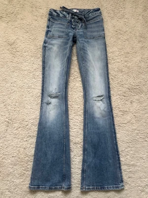 Lågmidjade jeans gina tricot  - Lågmidjade jeans ifrån Gina Tricot i storlek xs🩵