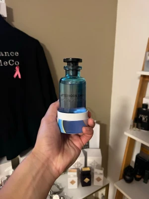 Louis Vuitton Afternoon Swim EDP - Säljer nu en LV afternoon swim, det rymmer 100ml och är bara testad, självklart äkta, allt tillkommer med den