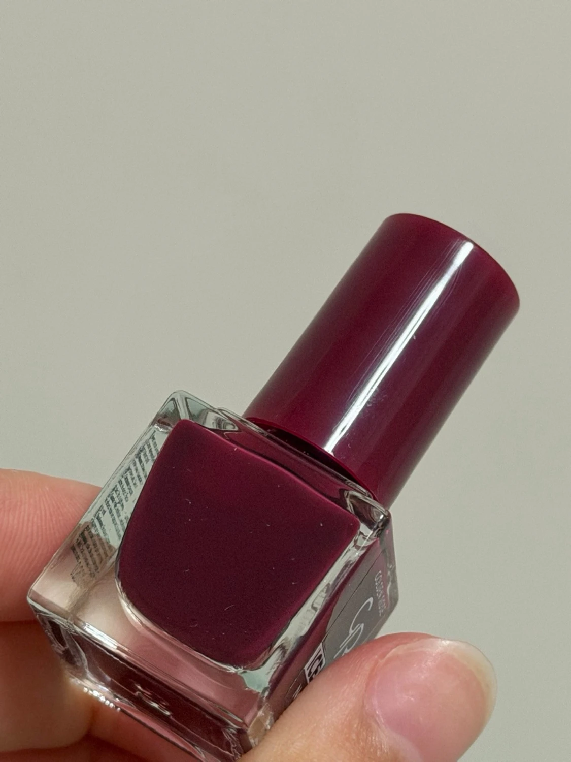 Mörkrött nagellack Golden Rose - 1