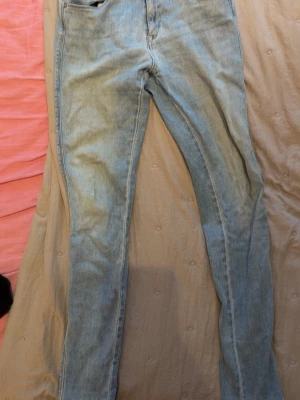 Replay Jeans Blå - Ett par sköna replays i w27, hör gärna av vid frågor!
