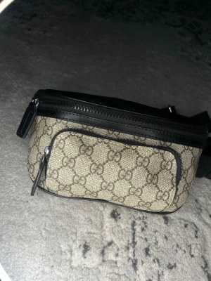 GuSSI bag  - GG bag perfekt för sommaren och resor 