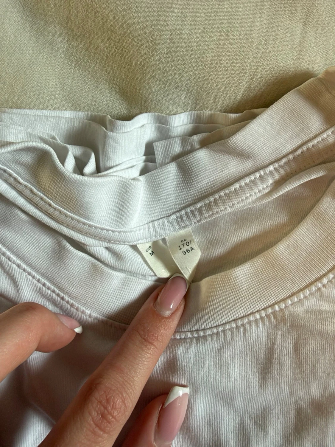 Vit basic t-shirt i bomull - 1