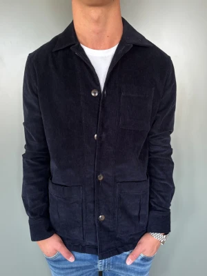 John Henric Manchester Overshirt - Strl - S | Skick - 10/10 | Nypris - ca 1750 | Vid minsta lilla fundering är det bara att höra av sig!