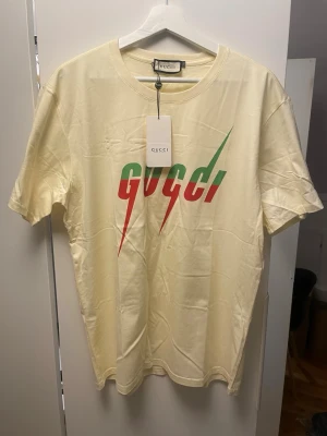 T-shirt nyskick - Helt ny T-shirt