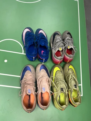 Nike mercurual vapor elite  - Säljer några par Nike mercural vapor elite. Skorna är i bra skick och ja säljer de billigt. Man får med skor plus påse. Alla tillsammans kan man köpa för 3200. Man kan även köpa en å en billigt. Köpte från unisport.
