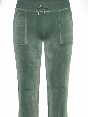Moss Green juciy couture byxor  - Säljer mina juciy couture i färgen Moss Green då jag inte använder de längre. De är superfina och jätte mysiga. De är i storlek L🌸
