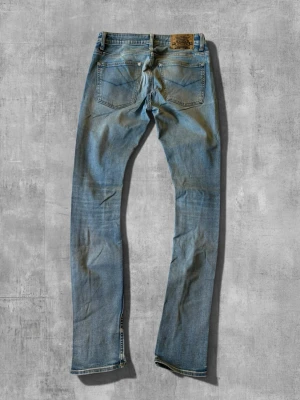 Crocker Jeans  - Crocker Jeans, slim fit | Storlek W29/L34 | Använda men i mycket bra skick, inga defekter | Smal passform med längre ben | Skickas snabbt, kan gå ner i pris vid snabb affär  Mvh ActiveResell | REF: CRO-007