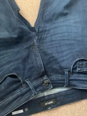 Replay Jeans - Säljer dessa replay jeans i storlek 30/30. Jeansen är sparsamt använda och har inga defekter. Skriv vid andra frågor! 🌟