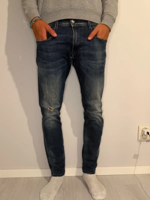 Replay anbass jeans  - Säljer ett par Replay jeans nu. Hör av dig vid frågor.