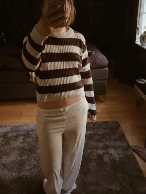 Stickad tröja🤍💙 - Säljer en supersöt stickad tröja från lager, kan skicka fler bilder om de önskas!💫💫