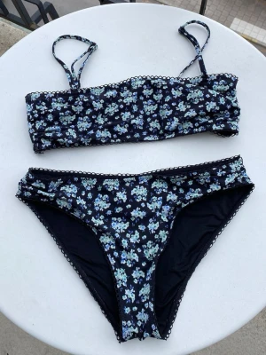 & other stories somrig blommig bikini - & other stories somrig blommig bikini, överdel storlek 36, underdel storlek 34