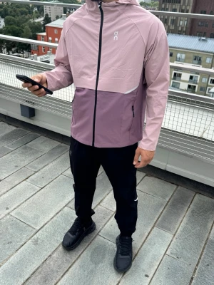 On cloud tracksuit  - Helt ny💯 skriv din längd och vikt tack underlättar säljandet 