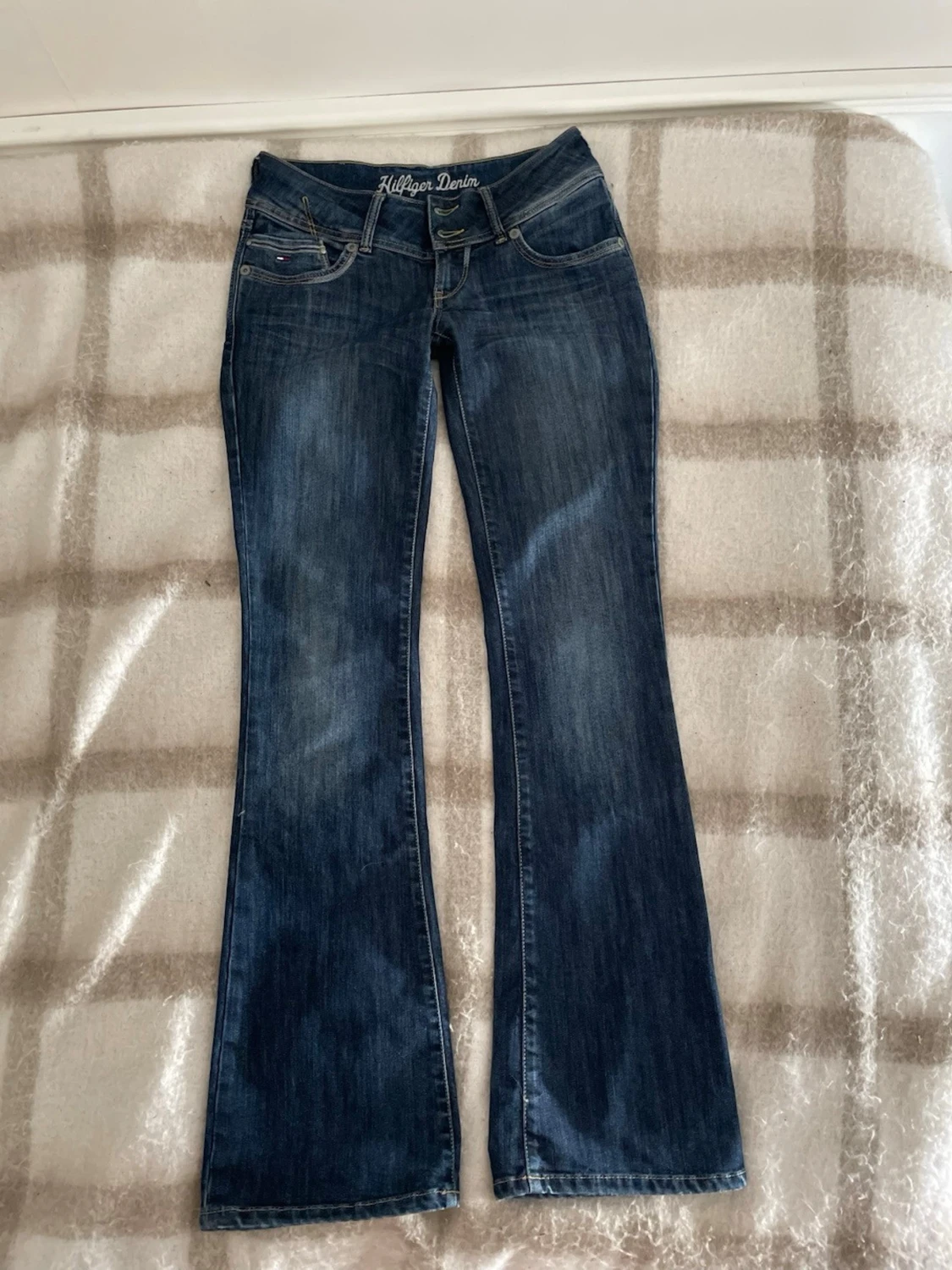 Mörkblå bootcut low wasted jeans Hilfiger Denim - 1