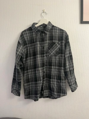 Skjorta - Jättefin oanvänd skjorta💕