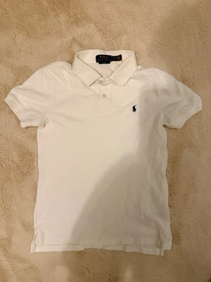 Polo Ralph Lauren piké - Skönt material, luftig och topp skick. Har bara växt ut den helt enkelt