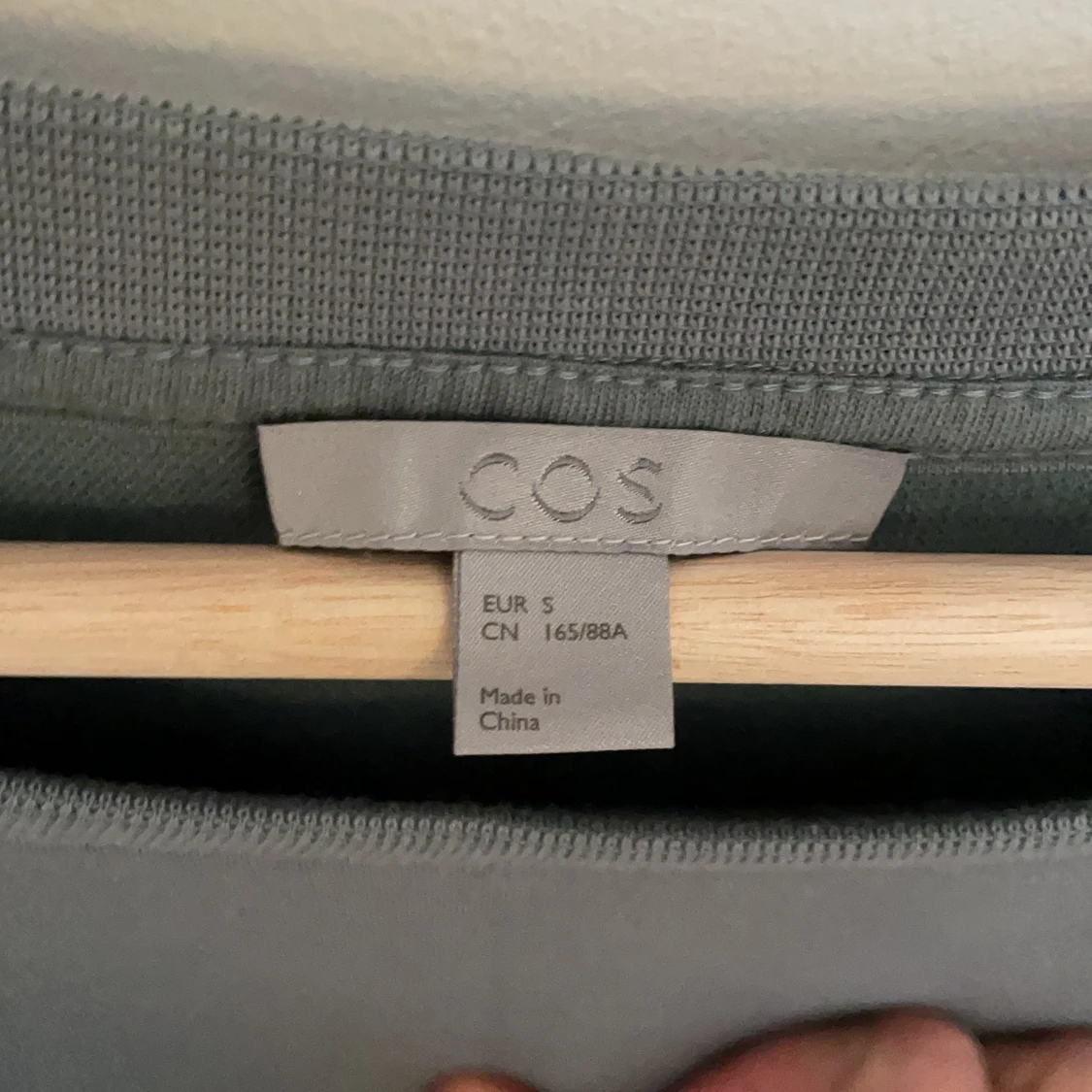 Tröja/blus från COS i stl small - 91