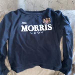 Morris tröja i storlek xs, knappt använd. Kan skickas eller mötas upp runt Växjö.