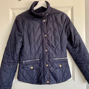 Jacka säljes! - Jacka i storlek s säljes. 