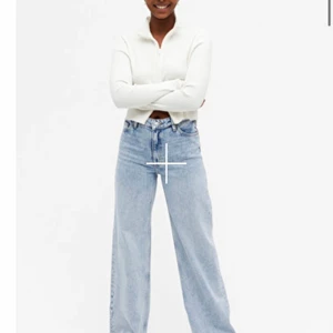 Jeans monki - Ett par helt nya jeans ifrån monki aldrig använda utan endast testade, säljer för att jag inte tycker jag passar i så vida jeans