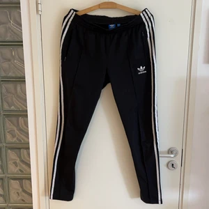 Adidas jogger pants - Length perfect for those around 179cm and can look nicely oversized on anyone smaller. 