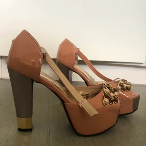 Klackskor - Helt nya Klackskor, storlek 36. 