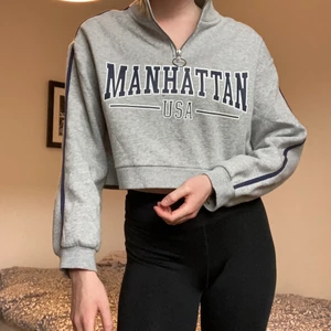 Hoodie från HM - Hoodie från HM! Bra till vardags eller träning.