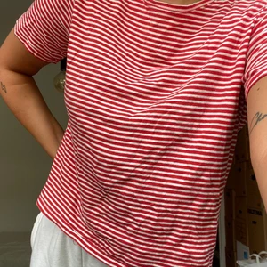 Randig tshirt - Superfin mjuk t-shirt, väldigt skön!