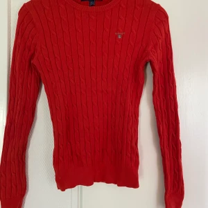 Gant - Fin kabelstickad tröja från gant. Stolek xs