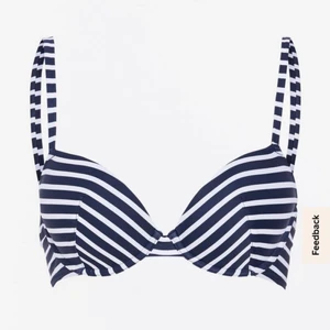 Bikini överdel från Lindex - Fin bikini i väldigt bra skick! Frakt tillkommer📦