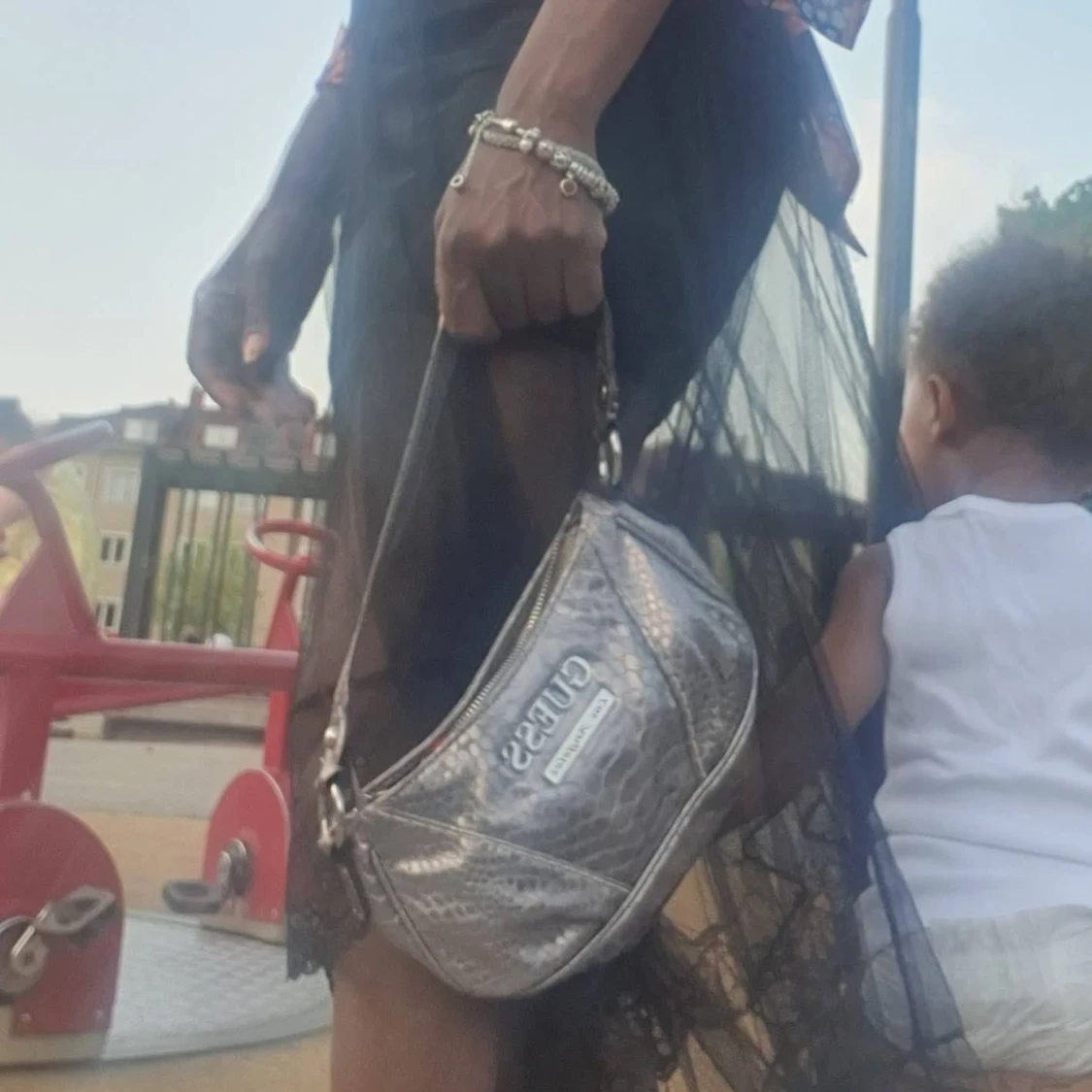 Guess Los Angeles banquet väska  - 91